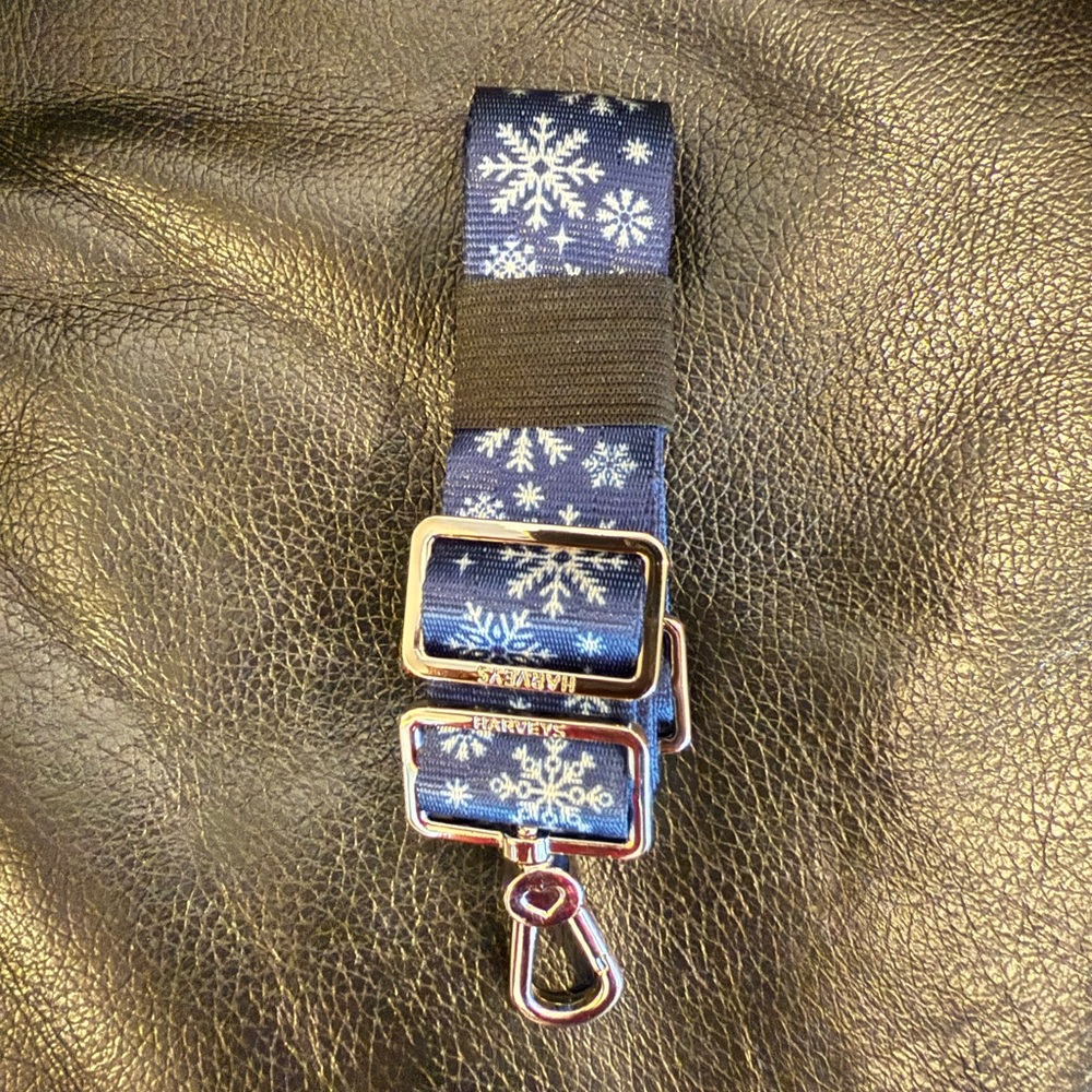 Harvey’s Blue and white Snowflake 4P crossbody strap